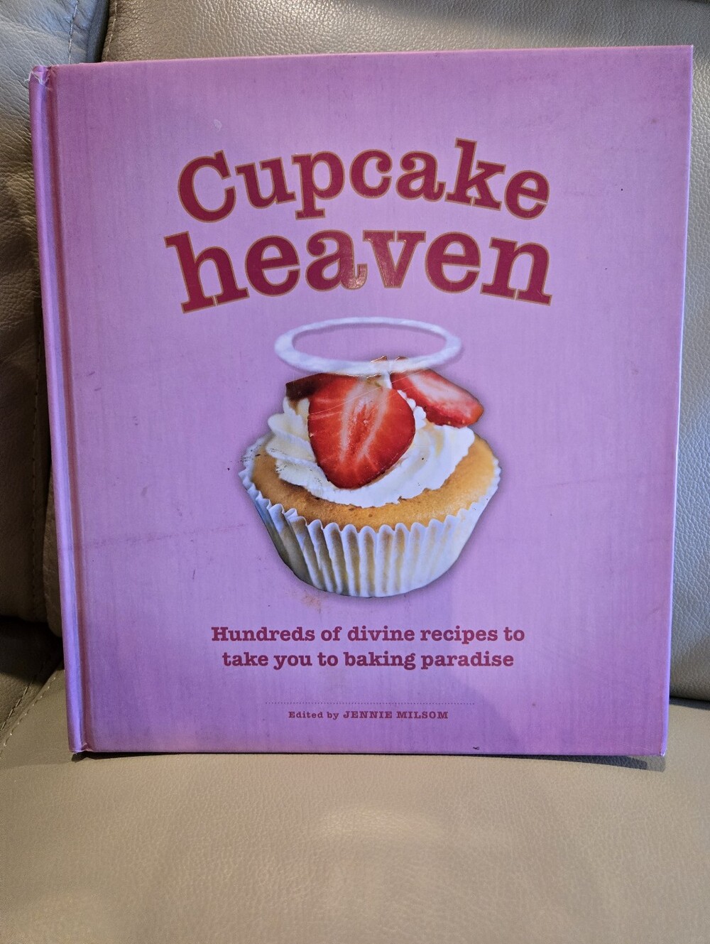 Cupcake Heaven Cookbook - Pink Cover